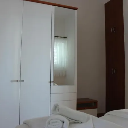 Pile 4 Apartment Omis